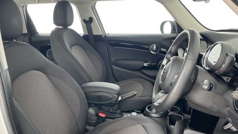 MINI Hatchback 1.5 Cooper Classic 5dr Auto Petrol Hatchback